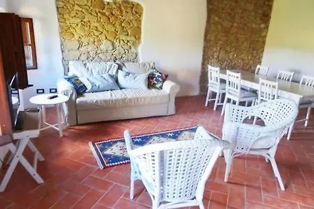 Incantevole appartamento con giardino vista mare Castagneto Carducci 0*,  Italia